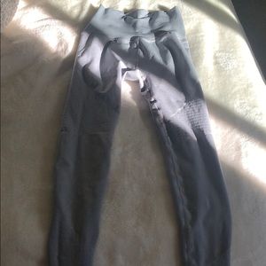 Alphalete grey leggings